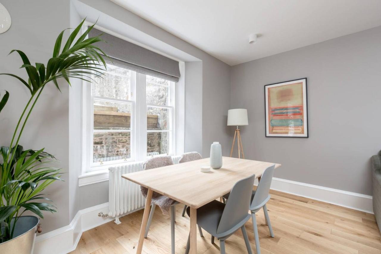 Joivy Luxurious 2Br Home Near Haymarket Station EDI Eksteriør billede