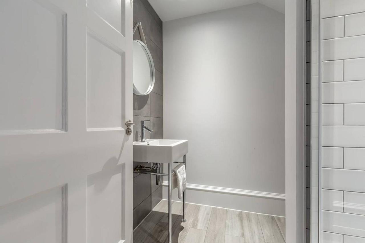 Joivy Luxurious 2Br Home Near Haymarket Station EDI Eksteriør billede
